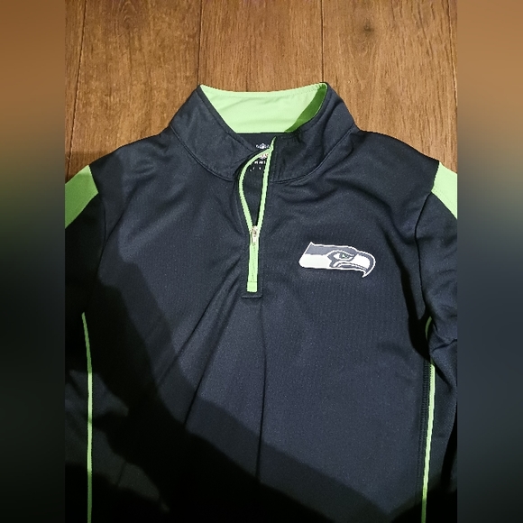 Seattle Seahawks long sleeve boys - Picture 3 of 3